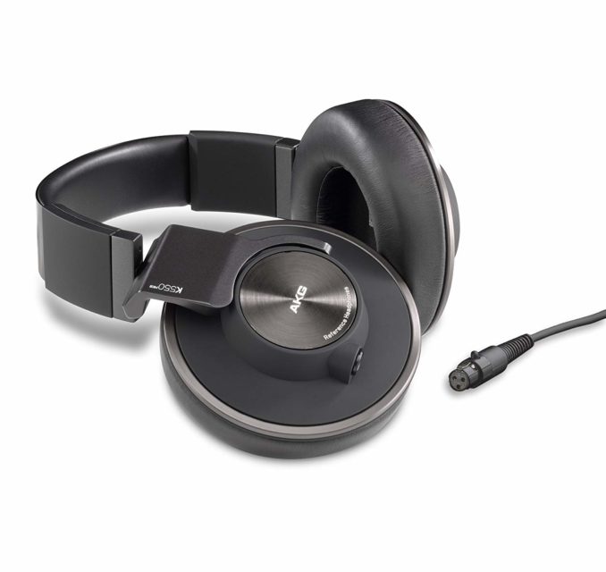 AKG K550