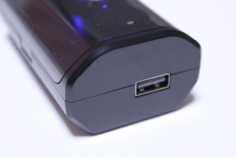 Ginova T8 の側面USB端子