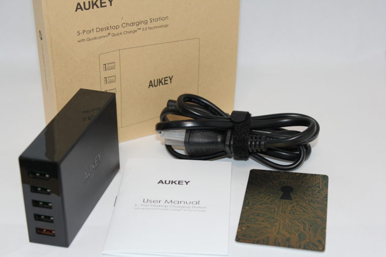 AUKEY 5ポートUSB充電器の内容物