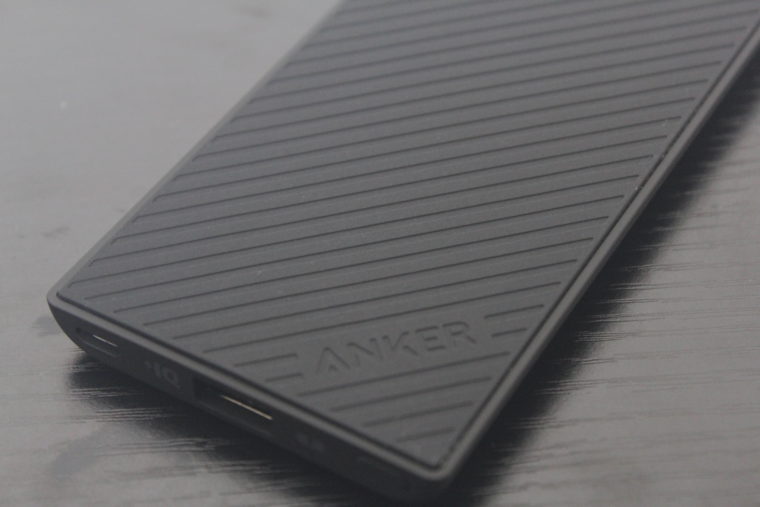 Anker PowerCore Slim5000の表面